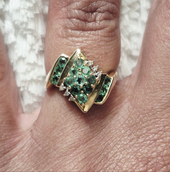 Stampd Jewelry - Vintage 14k Yellow Gold Emerald & Diamond Cluster Cocktail Ring